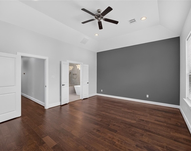 8806 Hollister Square Court - Photo Thumbnail 13