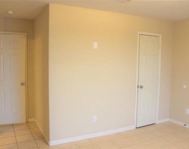 4515 Sunflower Creek Lane - Photo Thumbnail 15