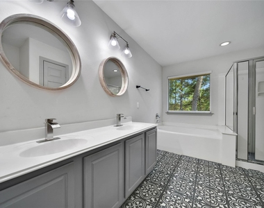 26 Peachridge Place - Photo Thumbnail 12
