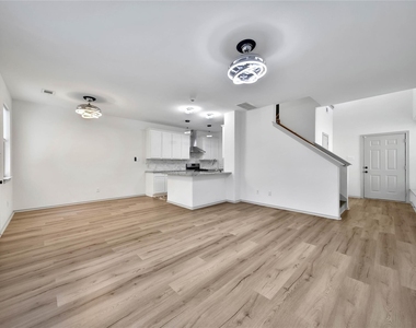 26 Peachridge Place - Photo Thumbnail 3