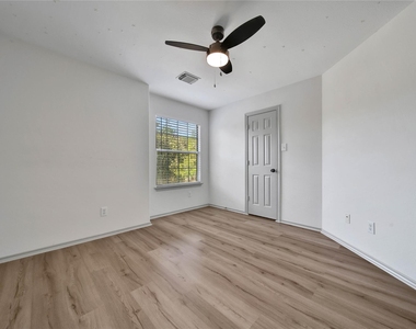 26 Peachridge Place - Photo Thumbnail 18