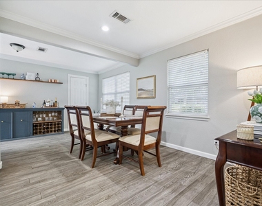 2327 Saxon Drive - Photo Thumbnail 14