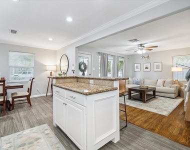 2327 Saxon Drive - Photo Thumbnail 12