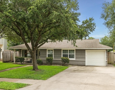 2327 Saxon Drive - Photo Thumbnail 6