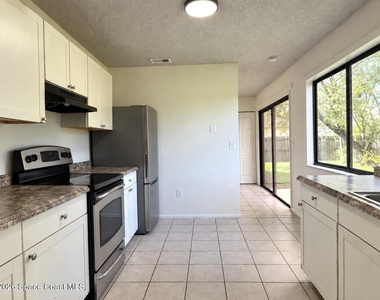 937 Serenade Street Nw - Photo Thumbnail 7