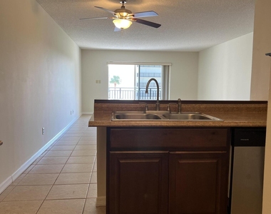1700 N Atlantic Avenue - Photo Thumbnail 4