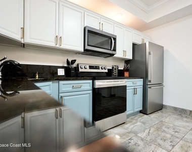 150 Crescent Beach Drive - Photo Thumbnail 6
