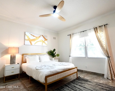 150 Crescent Beach Drive - Photo Thumbnail 7