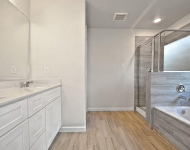 13518 Villa Arbor Dr - Photo Thumbnail 17