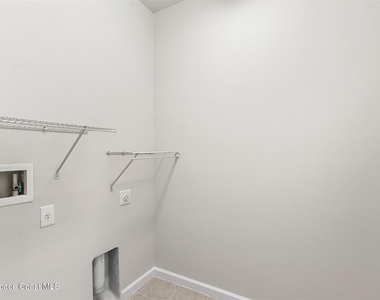 737 Ventura Drive - Photo Thumbnail 16