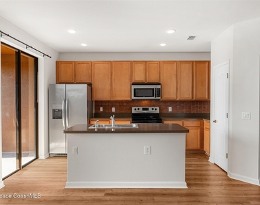 737 Ventura Drive - Photo Thumbnail 3