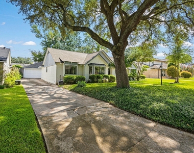12523 Honeywood Trail - Photo Thumbnail 4