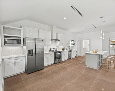 12523 Honeywood Trail - Photo Thumbnail 13