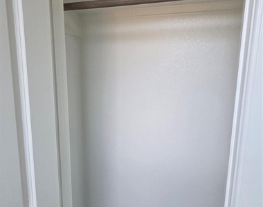 1550 Park Path Drive - Photo Thumbnail 28
