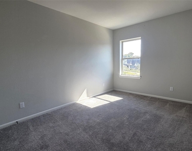 1550 Park Path Drive - Photo Thumbnail 20