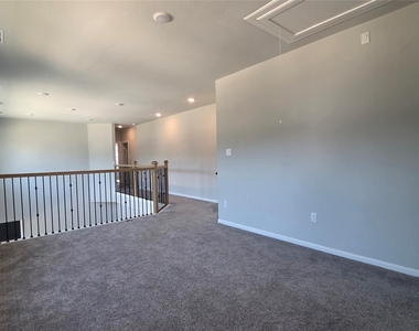 1550 Park Path Drive - Photo Thumbnail 12