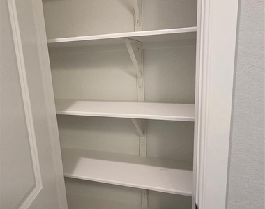1550 Park Path Drive - Photo Thumbnail 26