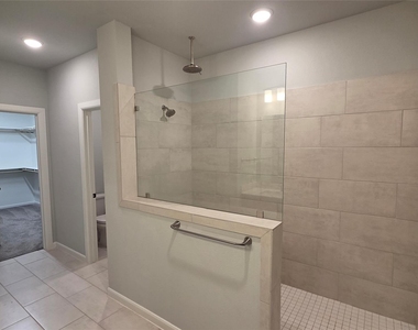 1550 Park Path Drive - Photo Thumbnail 16