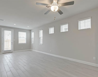 3121 Cloud Forest Lane - Photo Thumbnail 6