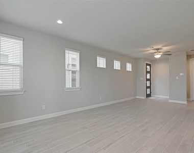 3121 Cloud Forest Lane - Photo Thumbnail 9