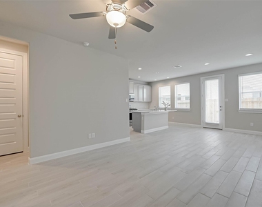 3121 Cloud Forest Lane - Photo Thumbnail 4