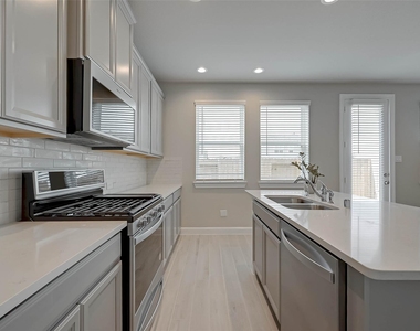 3121 Cloud Forest Lane - Photo Thumbnail 13