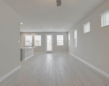 3121 Cloud Forest Lane - Photo Thumbnail 5