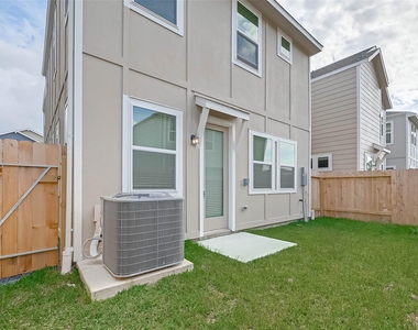 3121 Cloud Forest Lane - Photo Thumbnail 28