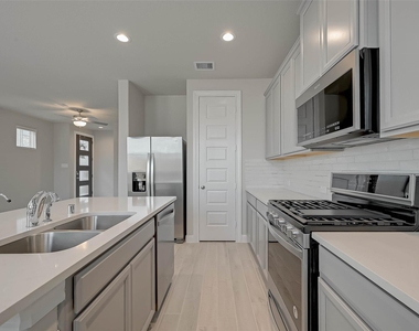 3121 Cloud Forest Lane - Photo Thumbnail 16