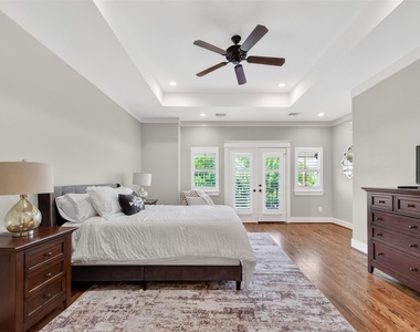 1102 W 15th Street - Photo Thumbnail 27
