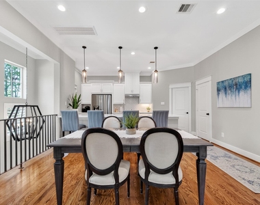 1102 W 15th Street - Photo Thumbnail 15