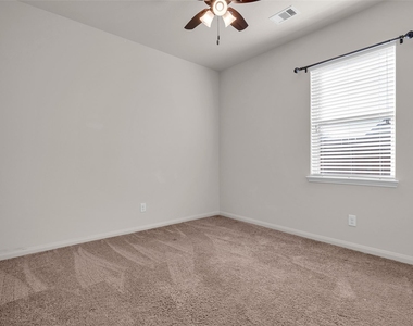 22426 Base Light Drive - Photo Thumbnail 7