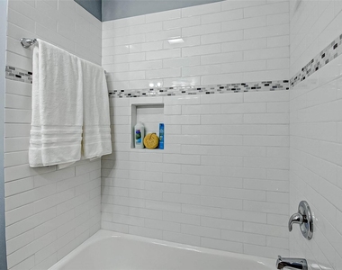 215 Acacia Street - Photo Thumbnail 14
