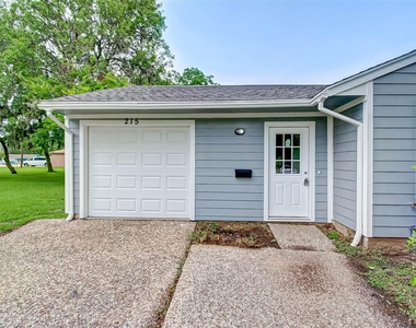 215 Acacia Street - Photo Thumbnail 1