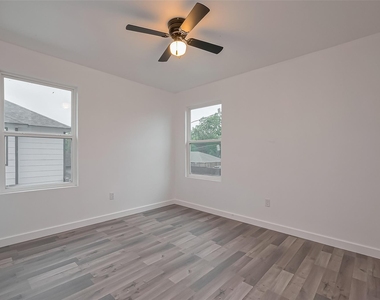 9003 Hilda Street - Photo Thumbnail 7
