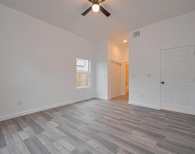 9003 Hilda Street - Photo Thumbnail 14