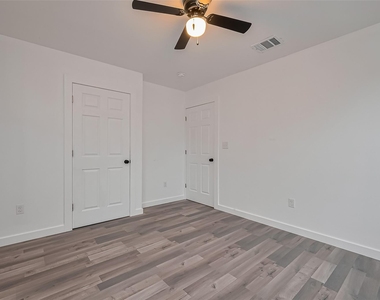 9003 Hilda Street - Photo Thumbnail 8