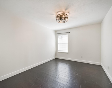 8330 Kerrington Glen Drive - Photo Thumbnail 16