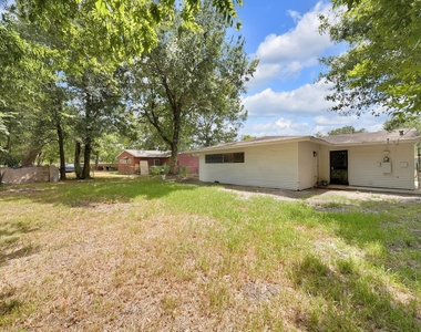 5831 Lyndhurst Street - Photo Thumbnail 2