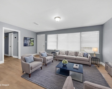 5831 Lyndhurst Street - Photo Thumbnail 8