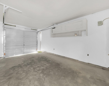 5831 Lyndhurst Street - Photo Thumbnail 19