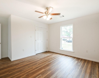 3200 Hoover Street - Photo Thumbnail 12