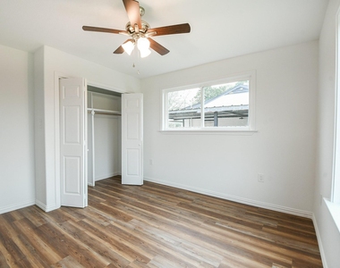 3200 Hoover Street - Photo Thumbnail 14