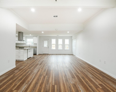 3200 Hoover Street - Photo Thumbnail 1