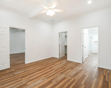 3200 Hoover Street - Photo Thumbnail 7