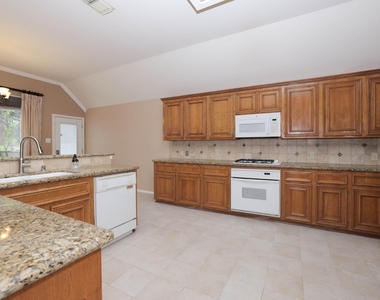 7603 Tumbling Road - Photo Thumbnail 14