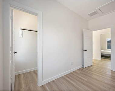 7215 Sandra St - Photo Thumbnail 23