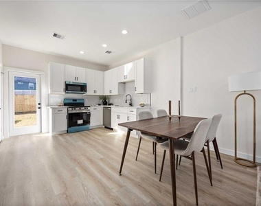 7215 Sandra St - Photo Thumbnail 9