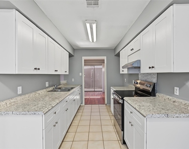 8315 Augustine Drive - Photo Thumbnail 5