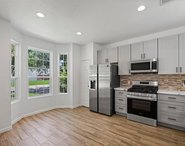 16879 Mammoth Springs Drive - Photo Thumbnail 4